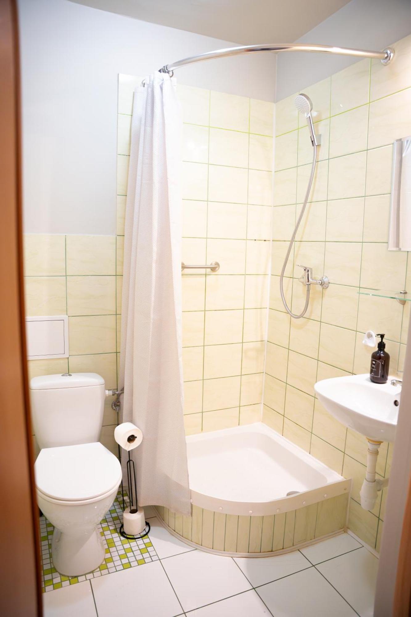 Hotelik Relax H360 Lodz  Ngoại thất bức ảnh