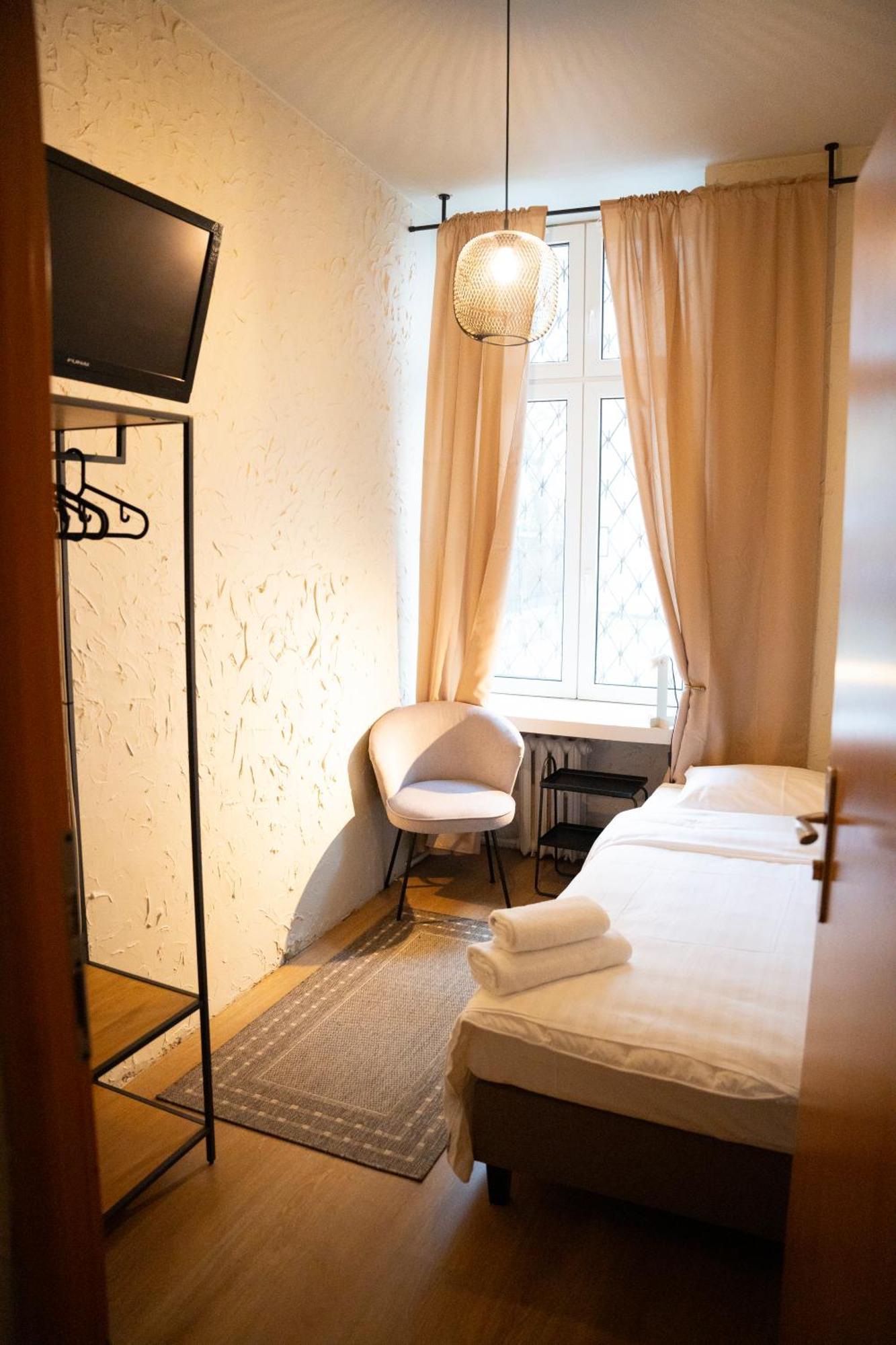 Hotelik Relax H360 Lodz  Ngoại thất bức ảnh