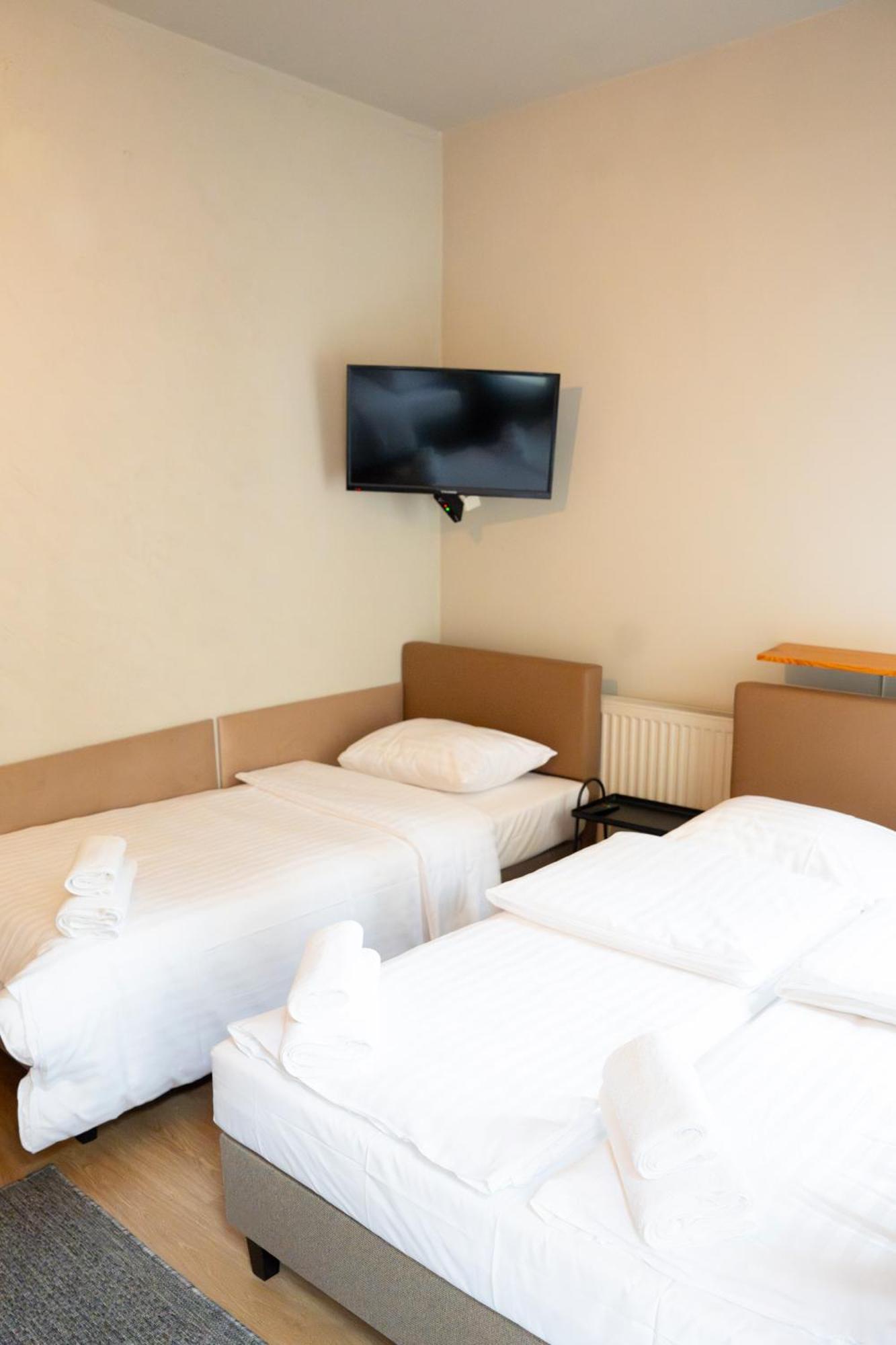 Hotelik Relax H360 Lodz  Ngoại thất bức ảnh